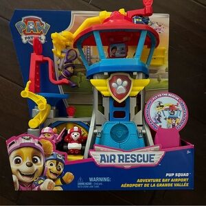 Paw Patrol Adventure Bay Airport Air Rescue Pup Squad toy - NIB